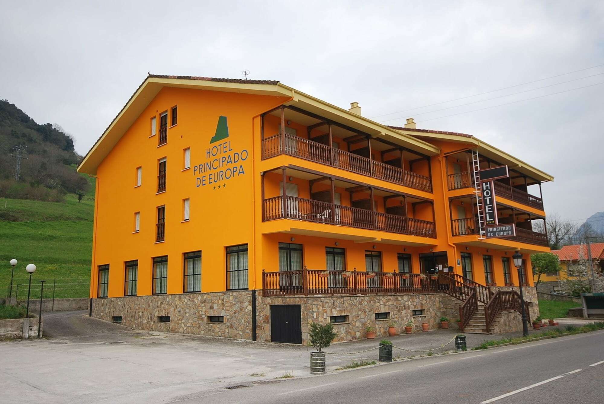 Hotel Principado De Europa Arenas De Cabrales Exterior photo